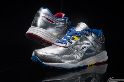 Reebok Classic ガンダム コラボスニーカー ガンダム シャア専用ザクの2モデルで好評発売中 Gundam Info Reebok Classic ガンダム コラボスニーカー ガンダム シャア専用ザクの2モデルで好評発売中 Gundam Info
